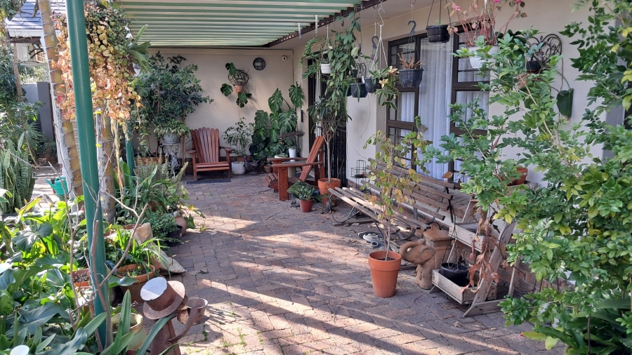 4 Bedroom Property for Sale in Hoogstede Western Cape